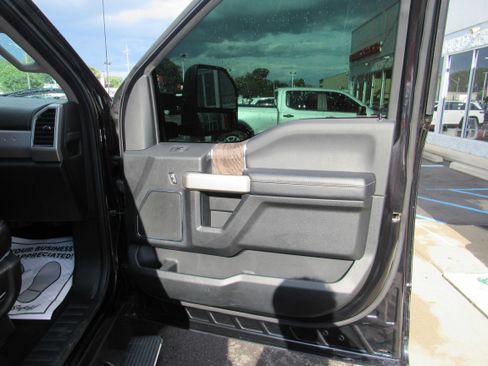 Used 2019 Ford F350 Lariat w/ Lariat Ultimate Package AWD/4WD image 10