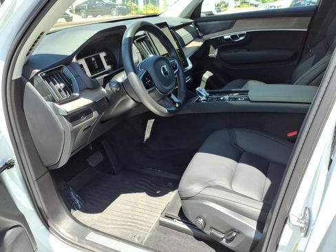 Used 2025 Volvo XC90 B6 Plus w/ Protection Package Premier AWD/4WD image 11