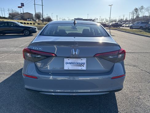 Certified 2024 Honda Civic EX image 9
