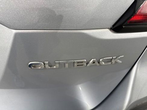 Used 2020 Subaru Outback Premium AWD/4WD image 11