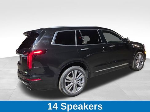 Used 2025 Cadillac XT6 Premium Luxury image 6