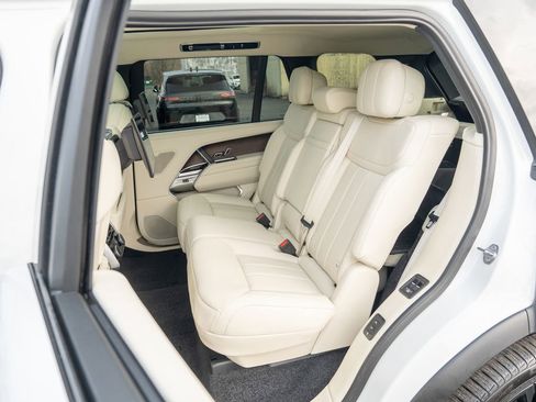 Used 2023 Land Rover Range Rover Long Wheelbase Autobiography image 35