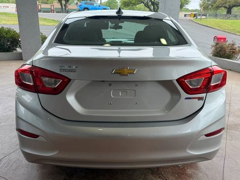 Used 2017 Chevrolet Cruze LS image 4