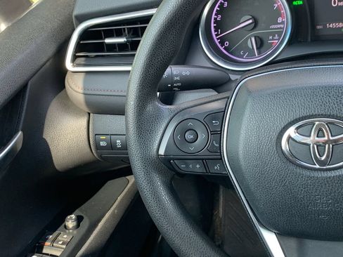 Used 2018 Toyota Camry LE w/ Convenience Package FWD image 13