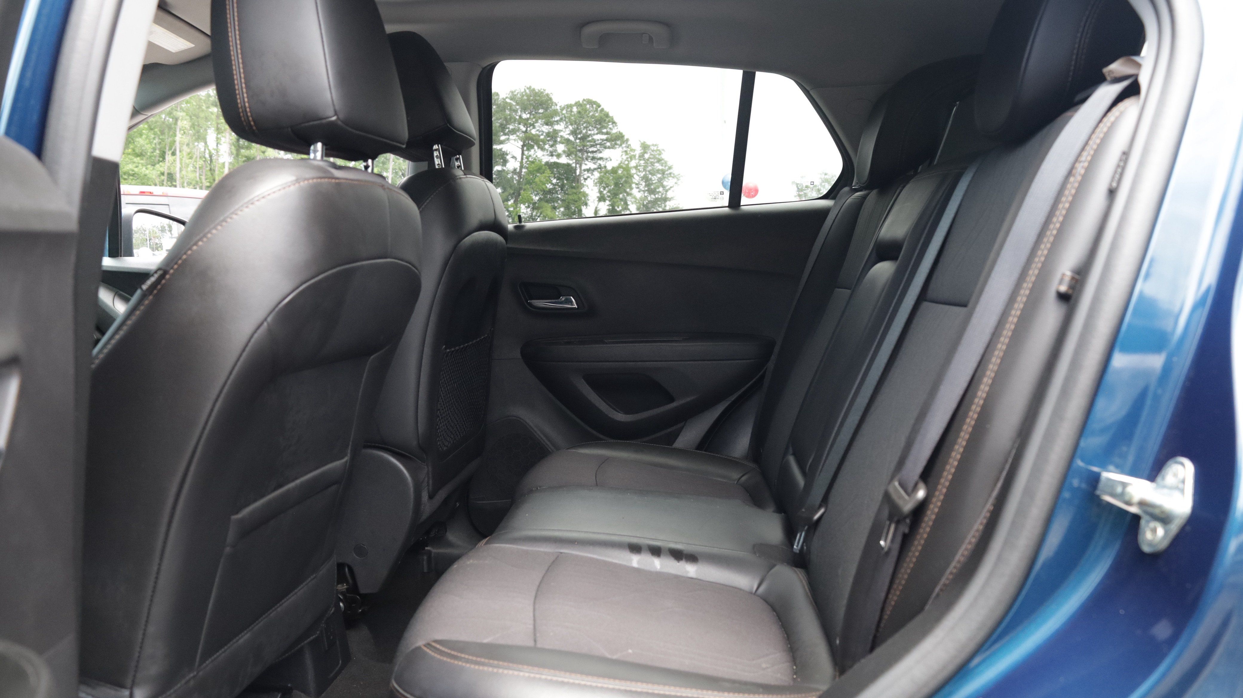 Used 2020 Chevrolet Trax LT w/ LT Convenience Package FWD image 19