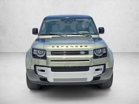 Used 2024 Land Rover Defender 110 SE AWD/4WD image 2
