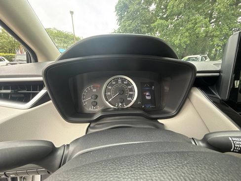 Used 2022 Toyota Corolla LE w/ Carpet Mat Package (TMS) FWD image 18