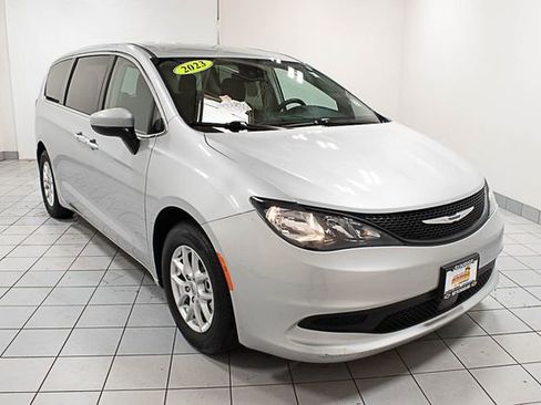 Used 2023 Chrysler Voyager LX FWD image 1