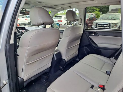 Used 2017 Subaru Forester 2.5i Limited AWD/4WD image 9