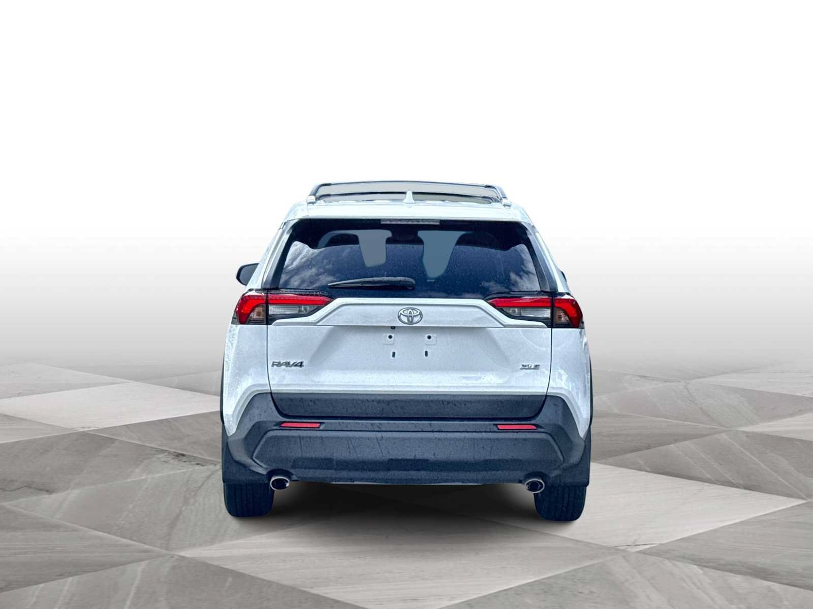Used 2024 Toyota RAV4 XLE w/ Convenience Package FWD image 7