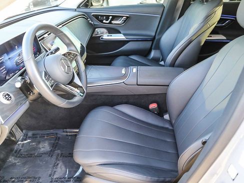 Used 2025 Mercedes-Benz E 350 Sedan image 17