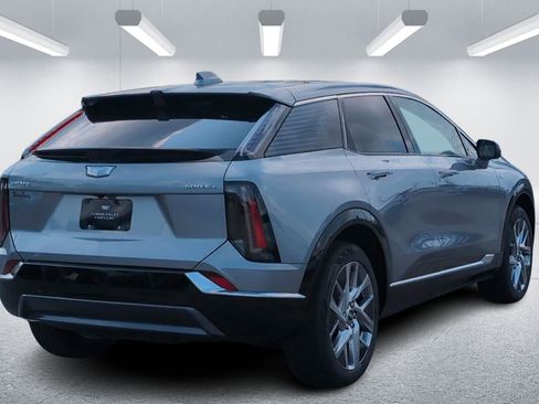 New 2025 Cadillac Optiq Luxury 1 image 5