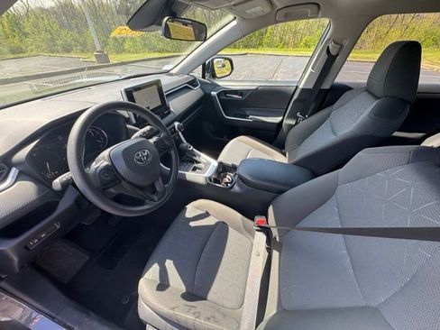 Used 2025 Toyota RAV4 XLE image 11