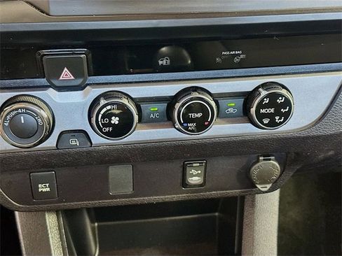 Used 2018 Toyota Tacoma SR image 14