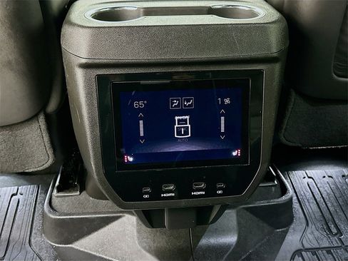 Used 2025 GMC Yukon Denali Ultimate image 28
