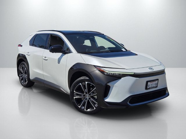 Used 2024 Toyota bZ4X FWD image 1