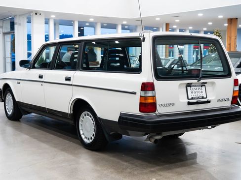 Used 1990 Volvo 240 DL image 6