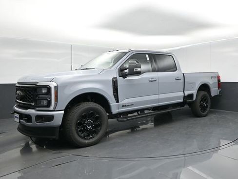 Used 2026 Ford F350 Lariat w/ Black Appearance Package AWD/4WD image 4