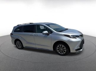 Used 2025 Toyota Sienna XLE FWD video 2