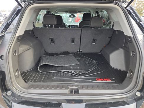 Used 2024 GMC Terrain SLE w/ Driver Convenience Package image 18