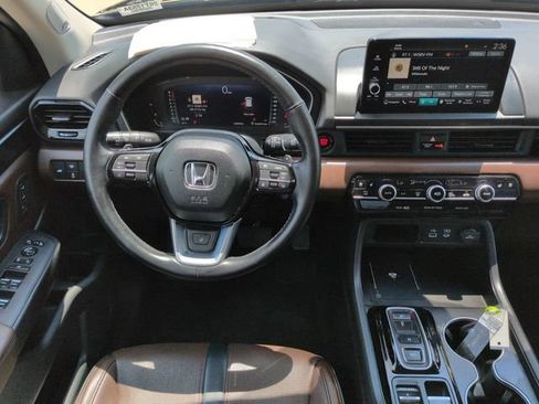 Used 2024 Honda Pilot Elite image 18