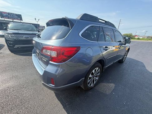 Used 2017 Subaru Outback 2.5i Limited AWD/4WD image 3
