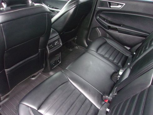 Used 2019 Ford Edge SEL w/ Equipment Group 201A AWD/4WD image 16