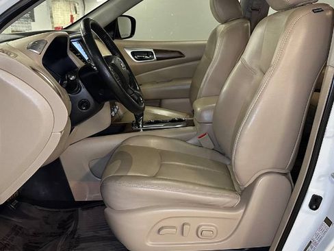Used 2020 Nissan Pathfinder Platinum FWD image 20