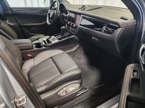 Certified 2025 Porsche Macan . image 23