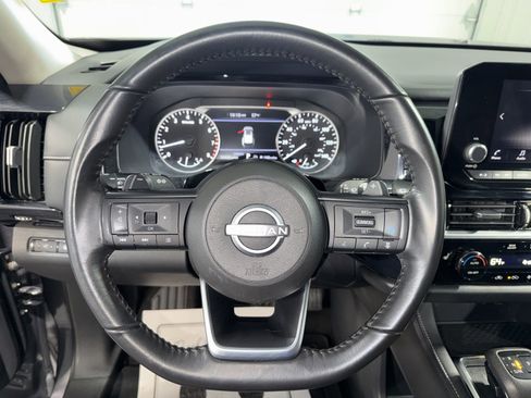 Used 2024 Nissan Pathfinder SV FWD image 28