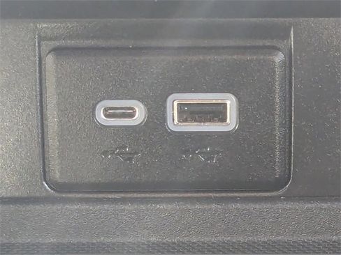 Used 2023 GMC Yukon SLT w/ SLT Premium Package image 20