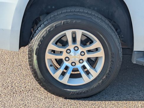 Used 2017 Chevrolet Tahoe LS w/ Enhanced Driver Alert Package image 10