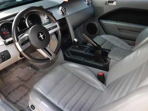 Used 2006 Ford Mustang GT Premium RWD image 6