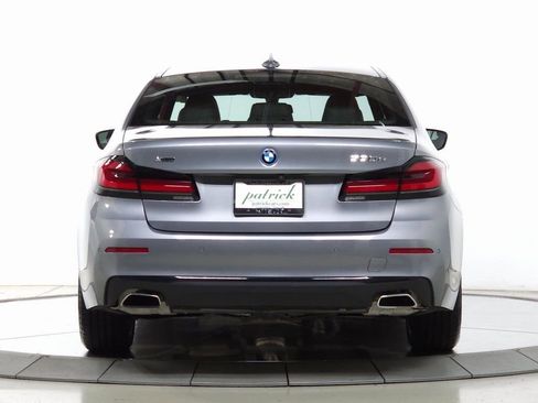 Used 2023 BMW 530e xDrive w/ Premium Package image 8