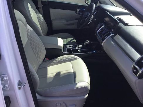 Used 2023 Kia Sorento SX AWD/4WD image 17