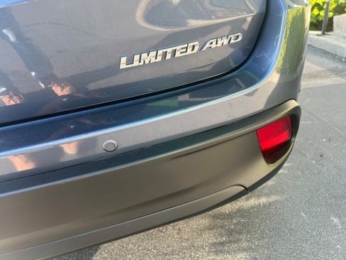 Used 2015 Toyota Highlander Limited image 7