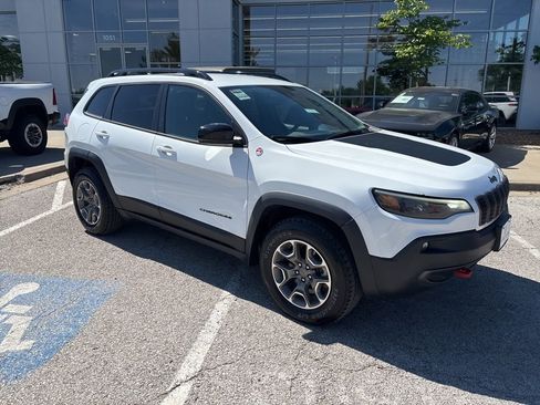 Used 2022 Jeep Cherokee Trailhawk w/ Comfort/Convenience Group AWD/4WD image 34