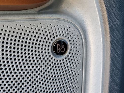 Used 2022 Ford Maverick Lariat w/ Lariat Luxury Package image 16