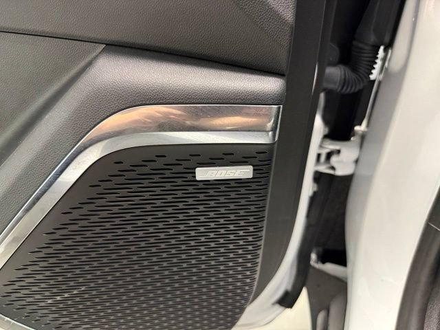 Certified 2026 GMC Acadia Elevation w/ Elevation Premium Package FWD image 13