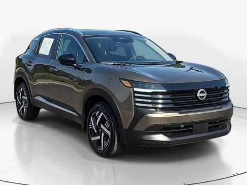 Used 2026 Nissan Kicks SV w/ Charging Package FWD image 3