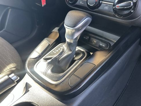 Used 2020 Kia Soul S FWD image 10