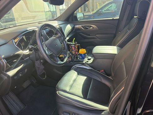 Used 2022 Chevrolet Traverse Premier w/ Redline Edition AWD/4WD image 3