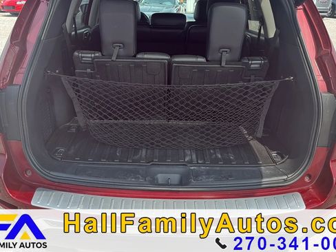Used 2018 Nissan Pathfinder Platinum w/ Cargo Package FWD image 13