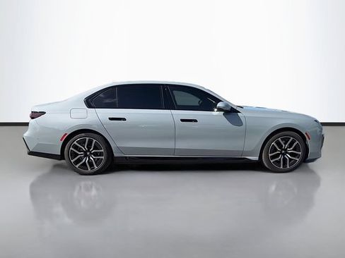 Used 2025 BMW i7 xDrive60 AWD/4WD image 6