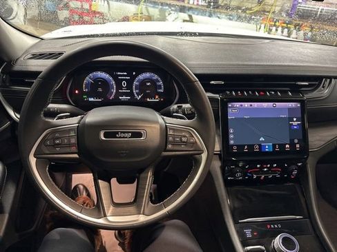 Used 2023 Jeep Grand Cherokee L Limited w/ Luxury Tech Group II image 9