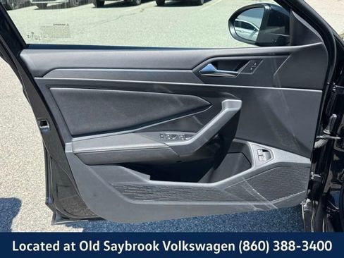 Used 2024 Volkswagen Jetta SE FWD image 30