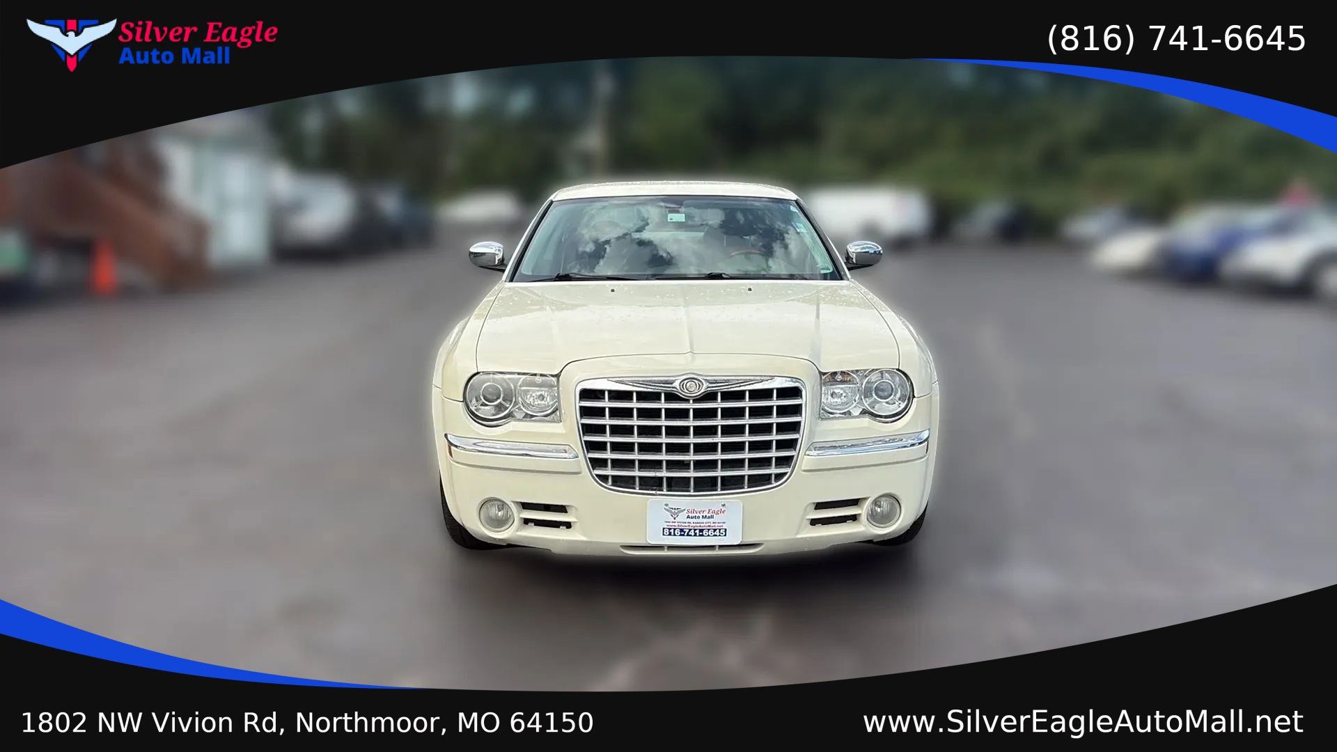 Used 2010 Chrysler 300 Limited RWD image 8