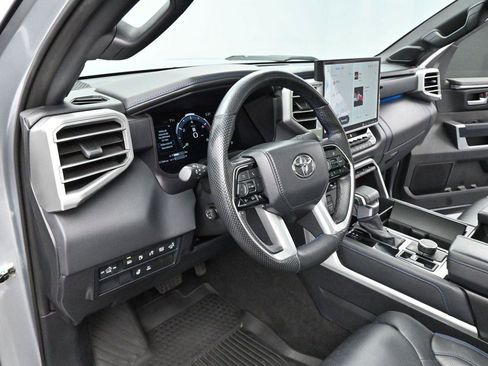 Used 2024 Toyota Tundra Platinum AWD/4WD image 12
