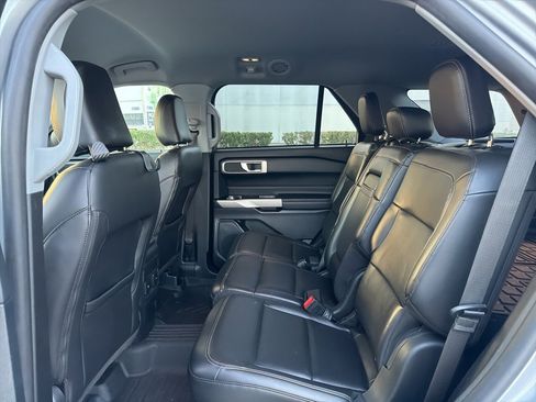 Used 2023 Ford Explorer XLT w/ Equipment Group 202A image 10