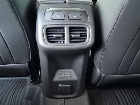 Used 2023 Buick Envision Avenir AWD/4WD image 19